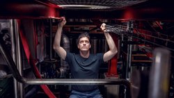 Thibaut Vibert, créateur de la Brasserie du Virage, a vu plusieurs points de vente alternatifs disparaître à Genève. En Suisse, rien qu’en 2023, 43 brasseries indépendantes ont dû cesser leurs activités.