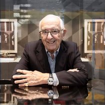 Jack Heuer a appliqué pour la première fois le marketing moderne dans le secteur horloger suisse.