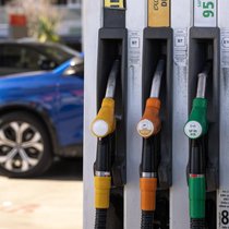 Le litre de sans plomb 95 est passé de 1,64 à 1,72 franc en moyenne en Suisse, selon le site du TCS.