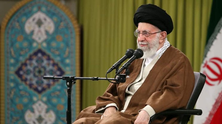 Le leader iranien, l'ayatollah Ali Khamenei, dirige son pays d'une main de fer.