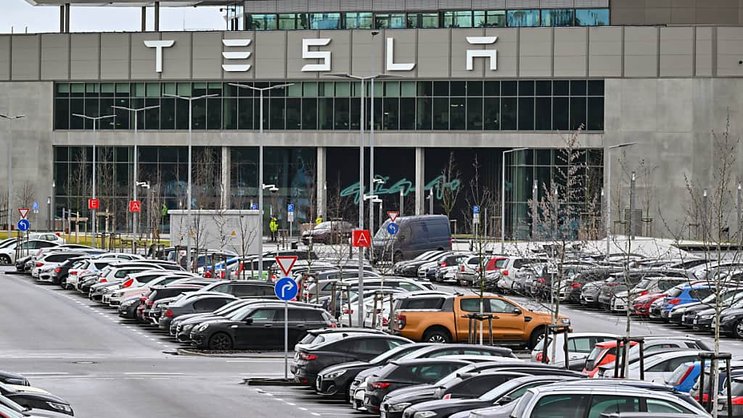 Inaugurée en 2022, la seule grande usine européenne de Tesla produit le Model Y (archives).