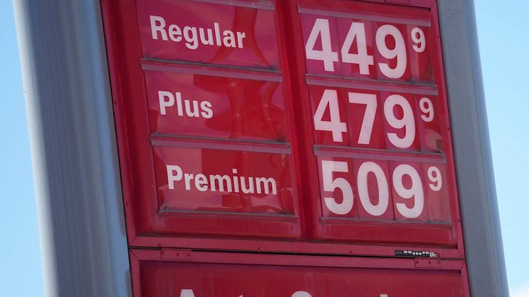 L'inflation dite sous-jacente, excluant les prix de l'alimentation et de l'énergie et qui est la donnée particulièrement observée à la Fed, est également en baisse mais moins rapide et dépasse désormais l'inflation globale, à 4,6% sur un an, contre 4,7% un mois plus tôt (archives).