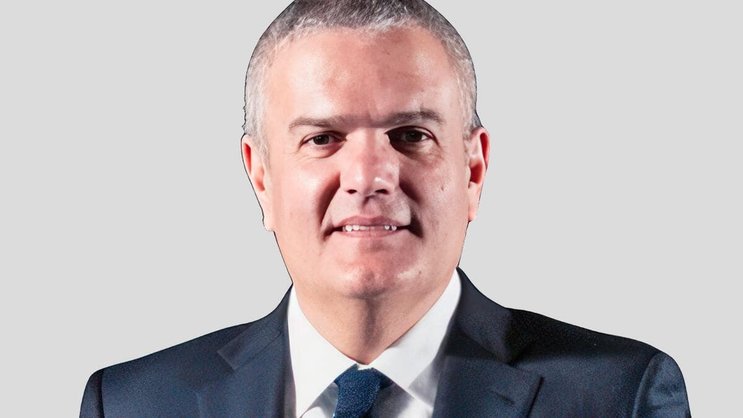 CEO de Hublot depuis 2012, Ricardo Guadalupe est remplacé par Julien Tornare, jusque-là CEO de TAG Heuer, autre marque de montres appartenant au groupe LVMH.