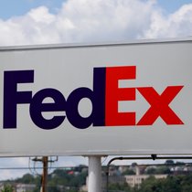 L'entreprise FedEx a porté plainte contre le gouvernement américain et exige le remboursement des droits de douane indûment perçus.