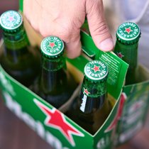 Face à "une période économique et politique turbulente", Heineken veut doper sa rentabilité en biffant entre 5000 et 6000 emplois (archives).