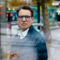 Pour Christophe Bouton, l’urgence climatique, réelle et tangible, devrait inciter nos socitétés à ralentir: produire, consommer et travailler moins.