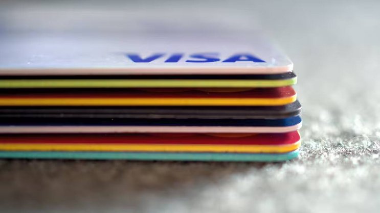 Les cartes de crédit sont certes pratiques, mais peuvent aussi parfois se révéler très chères.