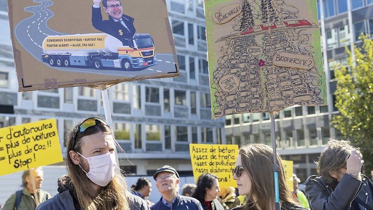 Les manifestants ont dit non au béton et au trafic lors d'un défilé samedi à Genève.