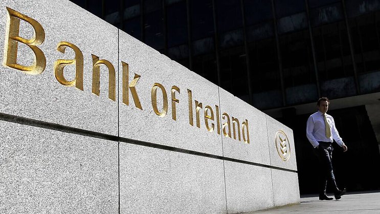 Certains articles dans les médias irlandais rapportent que des clients sans fonds sur leurs comptes ont pu retirer jusqu'à 1000 euros. (archives)