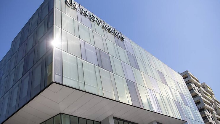 La performance décoiffe les pronostics du consensus AWP, qui articulaient en moyenne des revenus de 12,67 milliards, un Ebit de base de 4,92 millions et un bénéfice net de base de 3,96 milliards.