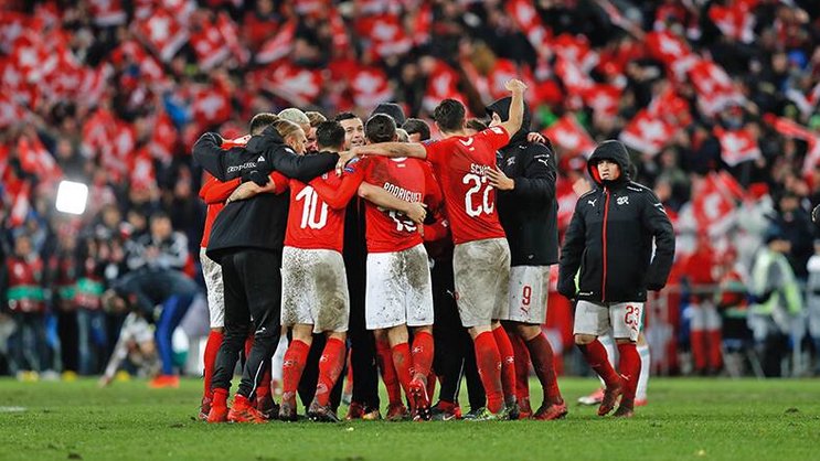 De nombreux sportifs tels que les footballeurs de la Nati font appel à l'auto-hypnose afin de les aider à gérer les contraintes de la compétition.