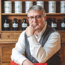 «Pour les patients,  en particulier quand ils sont très malades, le facteur humain reste essentiel. Les robots ne remplaceront pas les pharmaciens, mais ils les assisteront», prédit Mario Magada.