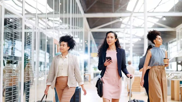 Les personnes acceptant les voyages d'affaires ont de bonnes chances de doper leur carrière.