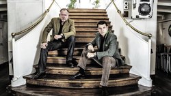 Martin Frei, artiste zurichois et designer attitré d’Urwerk, et Felix Baumgartner (à dr.) ont fait le choix de rester exclusifs.