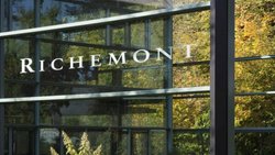 Richemont emploie 40 000 personnes dans le monde, pour un chiffre d’affaires de près de 20 milliards de francs pour l'exercice 2022/2023.