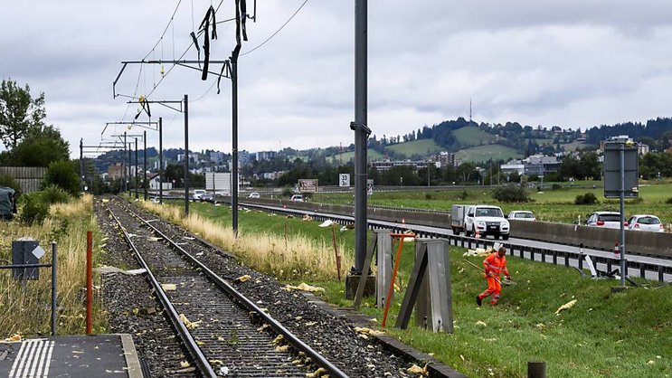 Si les trains circulent à nouveau entre La Chaux-de-Fonds et St-Imier, ceux à destination du Locle ne le pourront pas avant le 14 août, ici la gare du Crêt-du-Locle, selon un nouvel état des lieux transmis par les CFF.