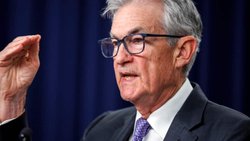 Le président américain Donald Trump fait pression sur le président de la Fed, Jerome Powell (image), pour pousser la banque centrale à abaisser plus fortement ses taux (archives).