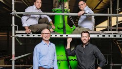 Ils luttent contre la pollution: Mario Michan (à g.), Ivan Raleff, William Ramsay (à dr.)et Fredrik Hedlund de Daphne Technology.