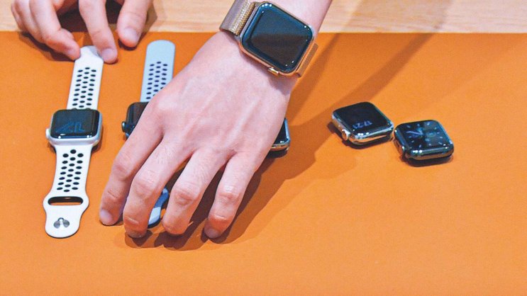 Le lancement de l’Apple Watch en 2015 a eu le même impact que la disruption technologique des montres à quartz dans les années 1970.