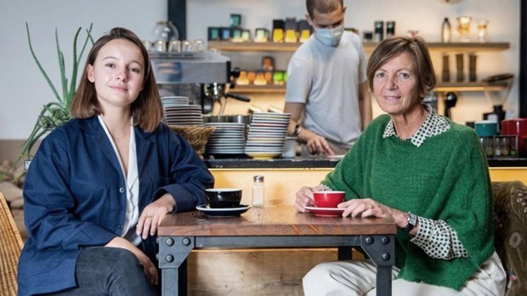 Clémence Oriol et sa mère de démènent pour aider les autres avec l'aide de commerçants.
