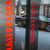 La banque Raiffeisen pourrait supprimer jusqu'à 180 emplois.