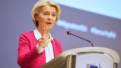 La présidente de la Commission européenne Ursula von der Leyen veut encourager le développement de petits véhicules électriques aux tarifs "abordables". (archive)