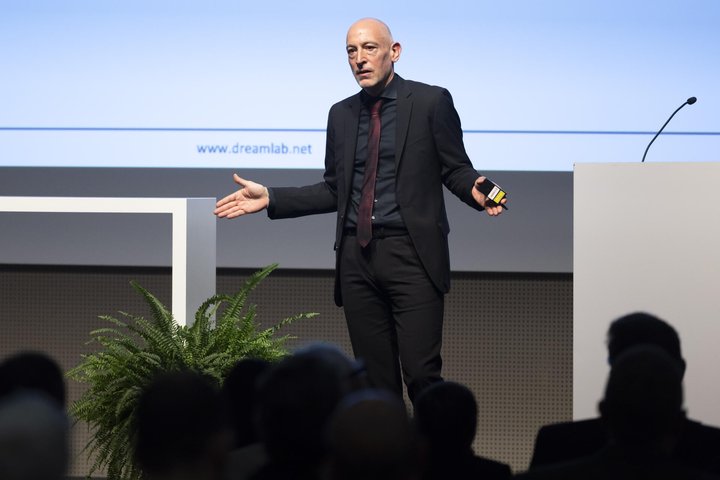 Nicolas Mayencourt, directeur de programme des Swiss Cyber Security Days 2024, s'exprime lors des Swiss Cyber Security Days, le mardi 20 février 2024 à Berne. (KEYSTONE/Peter Klaunzer)