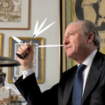 Alberto Morillas est l’un des «nez» les plus célèbres. L’Espagnol, qui travaille aussi pour Firmenich, est à l’origine de parfums comme Must (Cartier) Aqua Di Gio (Armani), Miracle (Lancôme) ou CK One (Calvin Klein).