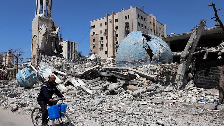 Un quartier de la ville de Gaza où l'on devine les restes de la mosquée.