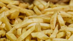 Près de 4 tonnes de frites ont été découvertes lors de contrôles à la frontière de Pratteln (BL).