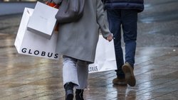 Les Genevois ne voteront pas le 30 novembre sur la modification de la loi sur les heures d'ouverture des magasins, attaquée par voie référendaire. A la suite d'une décision du Tribunal fédéral, le Conseil d'Etat a annoncé mercredi l'annulation du scrutin (illustration).