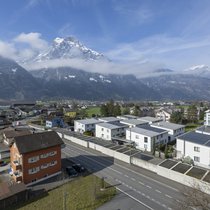 Seules quelques rares régions pourraient ressentir un soulagement, notamment les cantons de Genève, d'Aarau et de St-Gall. A l'inverse, dans les cantons de Zurich, de Zoug et des Grisons, déjà frappés par une pénurie de logements, la situation pourrait stagner, voire se péjorer.