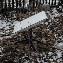 Mi-octobre, le fonctionnement de certains terminaux Starlink, utilisés par les soldats ukrainiens, a été restreint. Cet incident soulève une question qui dépasse largement le champ militaire: que vaut un service stratégique lorsque son prestataire peut en restreindre l'accès à sa guise?
