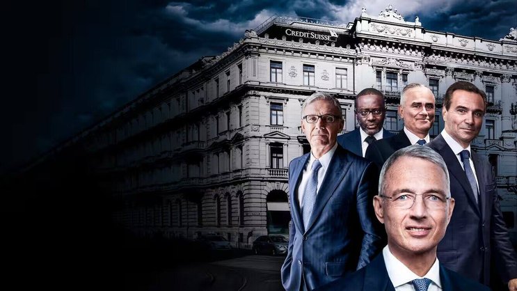 Le Credit Suisse a toujours été constant sur deux aspects: les scandales et le défilé de nouveaux patrons. Urs Rohner, Tidjane Thiam, Thomas Gottstein, António Horta-Osório (derrière, de g. à dr.), Axel Lehmann (devant)
