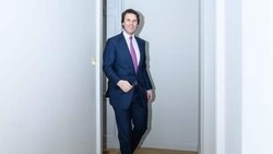 Avec Hubert Keller, c'est un nouveau type de banquier qui prend le rôle de Senior Partner chez Lombard Odier, banque privée vieille de 227 ans.
