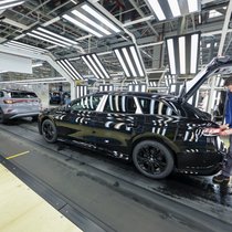 En complément des 35'000 suppressions de postes déjà annoncées fin 2024 au sein de la marque Volkswagen, des réductions toucheront également les marques de luxe Audi et Porsche ainsi que Cariad (archives).