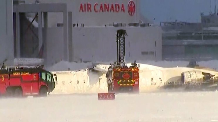 L'avion de Delta Airlines s'est retrouvé à l'envers sur le tarmac.