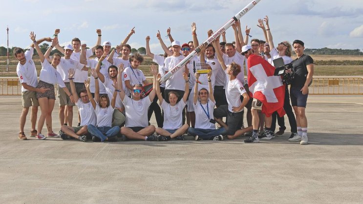 Après une première place l’an dernier, la Rocket Team de l’EPFL s’est hissée à la troisième marche du podium du concours européen de lancement de fusées.