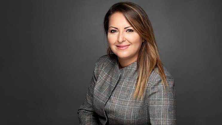 Hajar El Haddaoui est responsable de tous les shops Swisscom de Suisse romande et du Tessin.