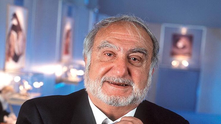 En 1983, Nicolas G. Hayek, alors patron de SMH, lançait les montres Swatch, un énorme succès populaire.