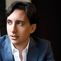 Alexandre Uldry investit depuis 10 ans dans l’immobilier résidentiel et industriel, principalement dans les zones délaissées par les investisseurs classiques.
