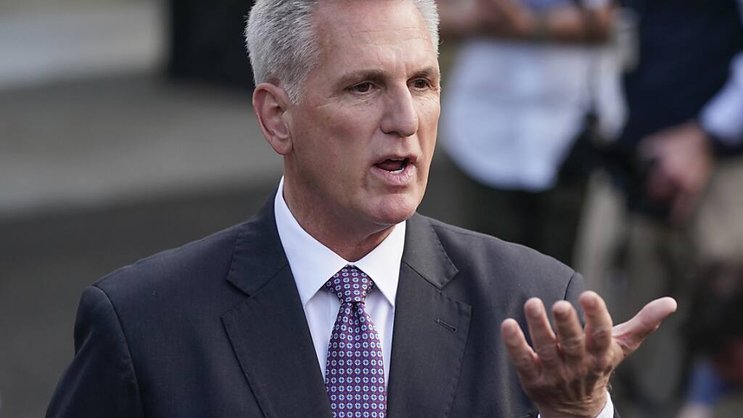 "Nous n'avons pas d'accord mais une discussion productive dans les domaines où nous avons des différences d'opinion", a estimé Kevin McCarthy à l'issue de la réunion.