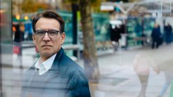 Pour Christophe Bouton, l’urgence climatique, réelle et tangible, devrait inciter nos socitétés à ralentir: produire, consommer et travailler moins.