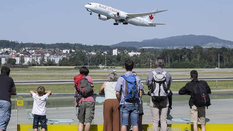 En voie de redécollage, le trafic aérien en Suisse n'a pas encore retrouvé son altitude de croisière d'avant la crise sanitaire. (archive)