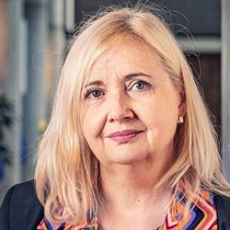 Marianne Schmidt Mast est professeure ordinaire de comportement organisationnel et doyenne de HEC Lausanne. Ses recherches se concentrent sur les comportements interprofessionnels sur le lieu de travail.
