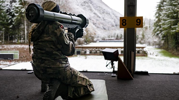 Dans les prochaines années, l’armée devra moderniser son matériel et ses infrastructures, générant de nombreuses commandes publiques, dont une part sera destinée aux PME.