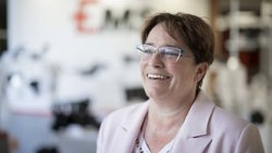 Avec plus de vingt ans à la tête d'Ems-Chemie, la durée du mandat de Magdalena Martullo-Blocher est bien supérieure à la moyenne de trois ans pour les femmes.