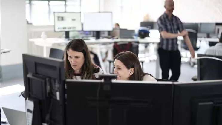 Le marché du travail en Suisse connaît plusieurs paradoxes. Ils sont confirmés par les managers RH et les cadres.