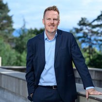 Avec l'IMD, David Bach propose aux entreprises environ 70 programmes de formation continue sur mesure. Coût par semaine et par participant: environ 10 000 francs.