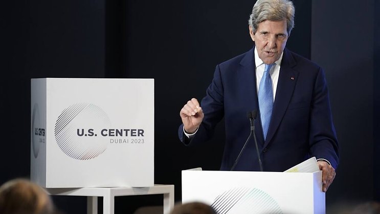 "Nous savons par la science, la réalité des faits et des preuves qu'on ne peut pas atteindre la neutralité carbone d'ici 2050 sans nucléaire", a affirmé l'émissaire américain pour le climat, John Kerry.